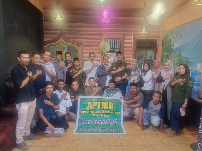 
 APTMR Kab.Siak adakan pemberian Takjil,buka bersama sekaligus penyerahan Mandat DPC Kecamatan