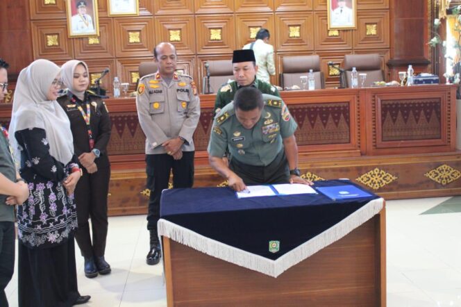 
 Kasdim Siak Hadiri Kegiatan Peluncuran Sistem Informasi Pengaduan Perempuan Ditandai dengan Rembuk Stunting Kabupaten Siak