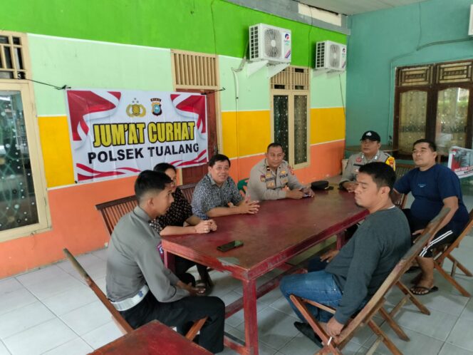 
 Jumat Curhat Polsek Tualang, Sarana Bersilaturahmi Bersama Masyarakat dan Mendengarkan Keluhan Warga