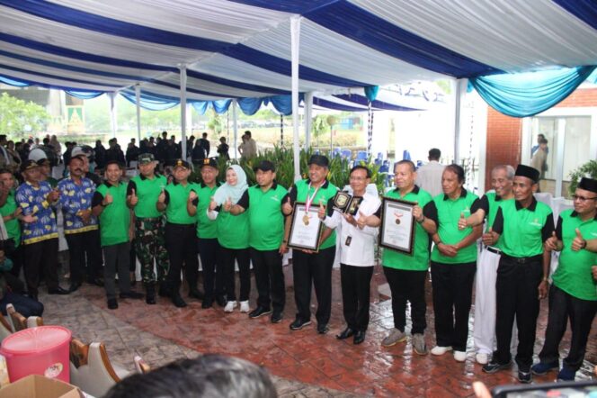 
 Dandim 0322/Siak Letkol Arh Riyanto Budi Nugroho M.Han Hadiri Penganugerahan Rekor MURI Outdoor Lift Pertama di Jambatan TASL