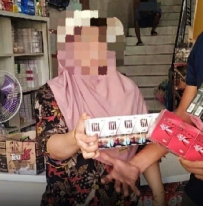 
 Kodim 0321 Rohil Amankan Puluhan Slop Rokok Ilegal