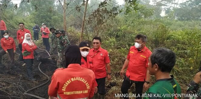 
 Perjuangan Manggala Agni Pontianak Atasi Karhutla