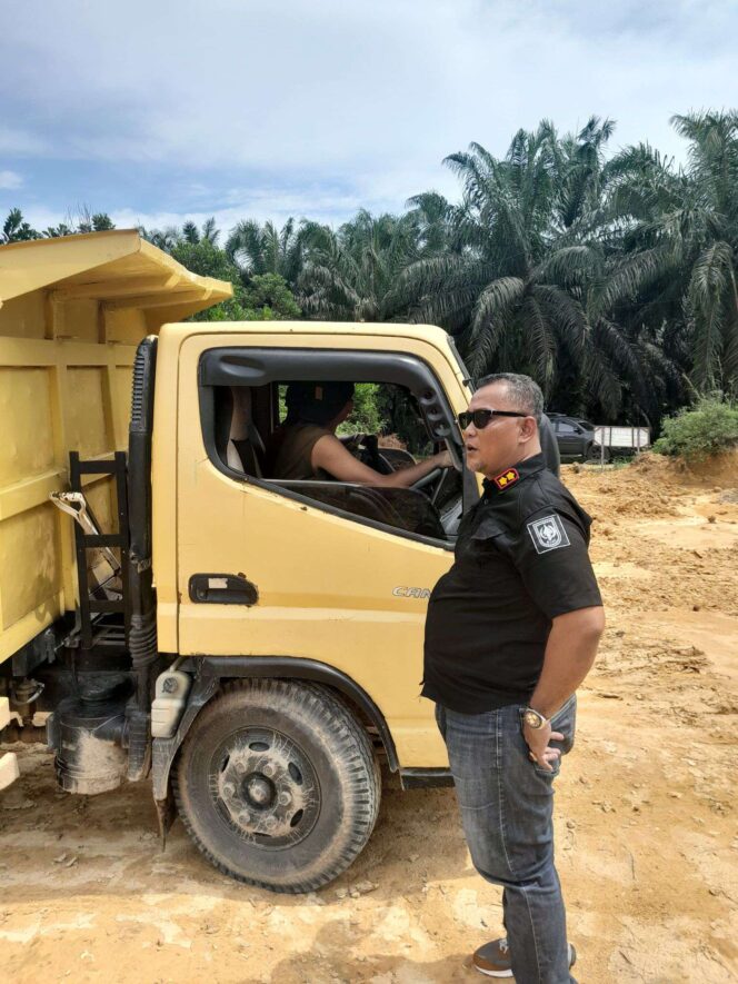
 Gerak Cepat!!! Kacab ESDM Riau ini lansung turun ke lapangan, Ingatkan Pengusaha Galian C yang tidak memiliki Izin